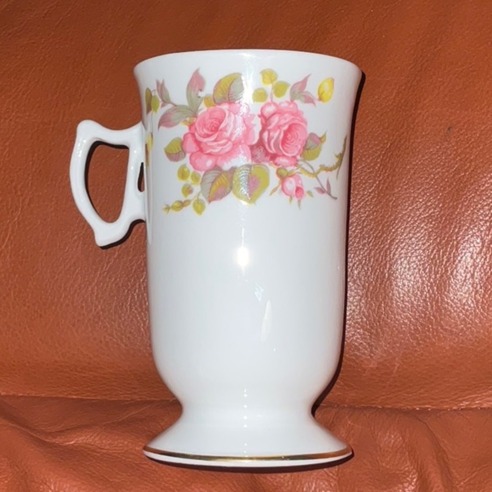 Royal Tara Fine Bone China Galway Ireland Floral Tea Cup Gold-Tone Accent